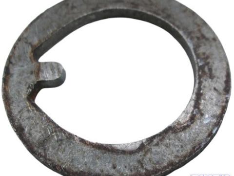 MTZ könyöktengely alátét körmös erősített