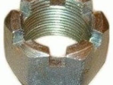 MTZ vonótengely anya M27x1,5 koronás / ua /