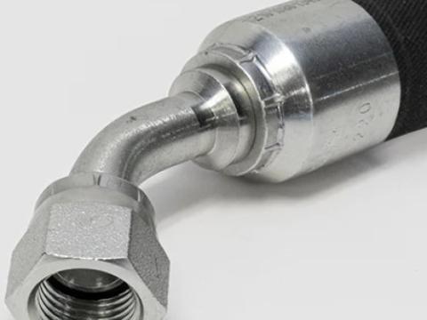 Szerelt tömlő M26x1,5-1400/45°