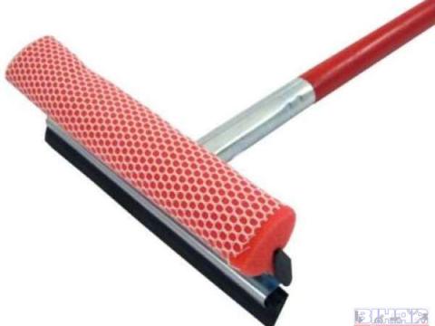 Ablaklehúzó fa nyéllel Ablaklehúzó fa nyéllel