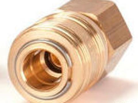 Gyorscsatlakozó hüvely 3/8" belső menetes / LEVEGŐ / Gyorscsatlakozó hüvely 3/8" belső menetes / LEVEGŐ /