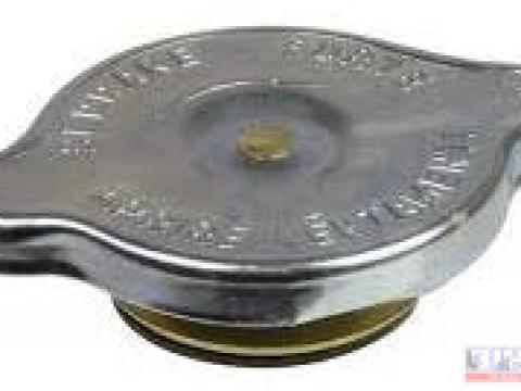 Hűtő sapka 576992, 4957787, 4959324, 8512472 Hűtő sapka 576992, 4957787, 4959324, 8512472