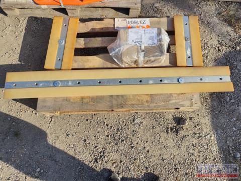 Volkolán (műanyag) kopóél Quicke GXL+260 kanálhoz Volkolán (műanyag) kopóél Quicke GXL+260 kanálhoz