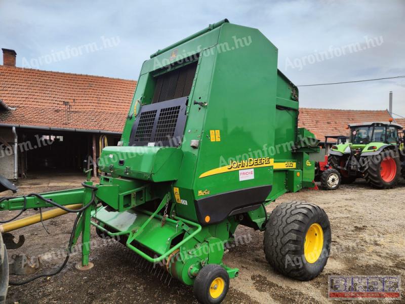 John Deere 592 MaxiCut használt bálázó