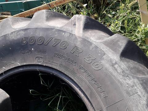 Köpeny600/70R30 michelin MachXbib 152A8 25%  Köpeny600/70R30 michelin MachXbib 152A8 25%
