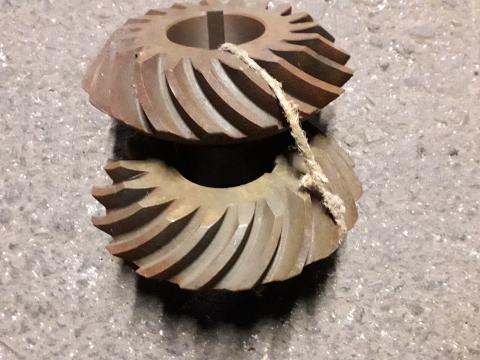 RZ-3 szárzúzó középső kúpkerékpár (Z=19/19) RZ-3-0500 RZ-3 szárzúzó középső kúpkerékpár (Z=19/19) RZ-3-0500