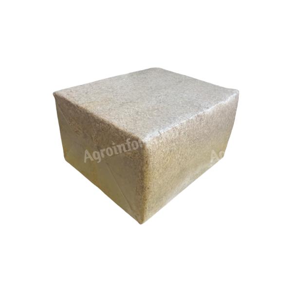 Préselt fenyő faforgács, közepes, 20kg