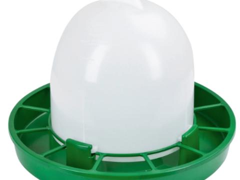 Stükerjürgen műanyag baromfi etető - 2,5 kg