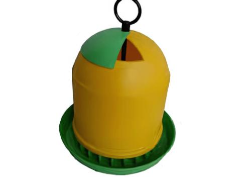 Baromfi önitató műanyag 4L