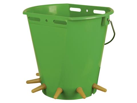 Bárányitató vödör cumival - 6 cumis Bárányitató vödör cumival - 6 cumis