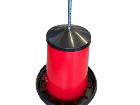 Műanyag etető fedéllel 18 kg Műanyag etető fedéllel 18 kg