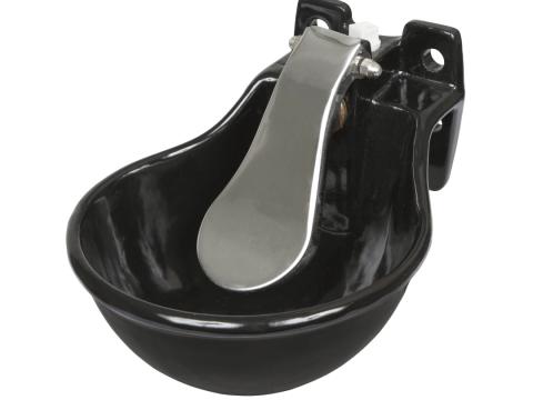 Csészés öntöttvas itató, nemesacél nyelvvel