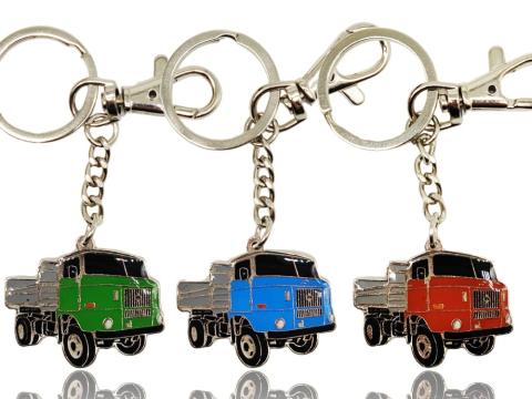 Legendás autók kulcstartó több színben Legendás autók kulcstartó több színben