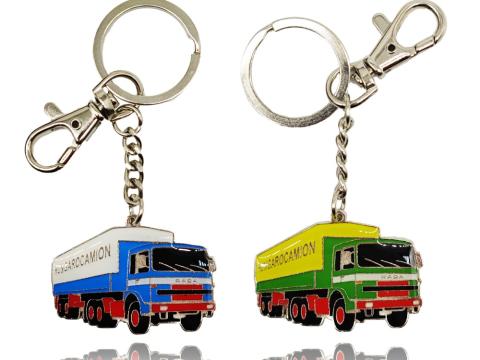 Legendás autók kulcstartó több színben