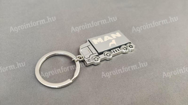 Kamion kulcstartó gravírozott logóval