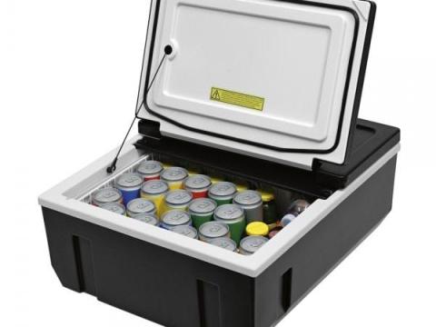 Kompresszoros autós hűtőláda 25 l Mercedes Actros MP4 Kompresszoros autós hűtőláda 25 l Mercedes Actros MP4