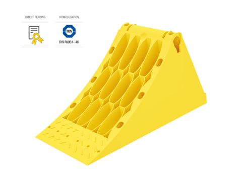 Kerékék műanyag fém betéttel