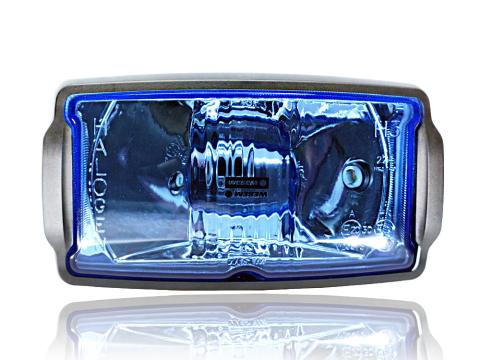 Távfényszóró helyzetjelzővel szögletes kék búrával Távfényszóró helyzetjelzővel szögletes kék búrával