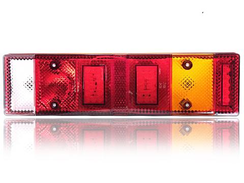 Lámpa hátsó 7 kamrás Ledes helyzet és fék prizmás