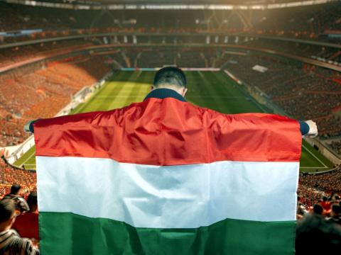 Szurkolói zászló - hátra felvehető - Magyar - 150 x 90 cm