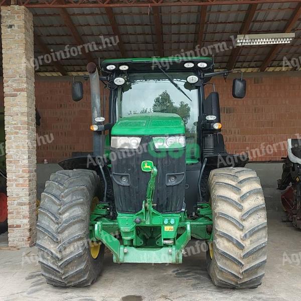 John Deere 7230R