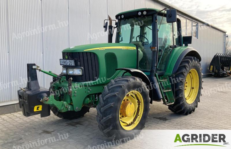 John Deere 6820