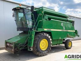John Deere 2256
