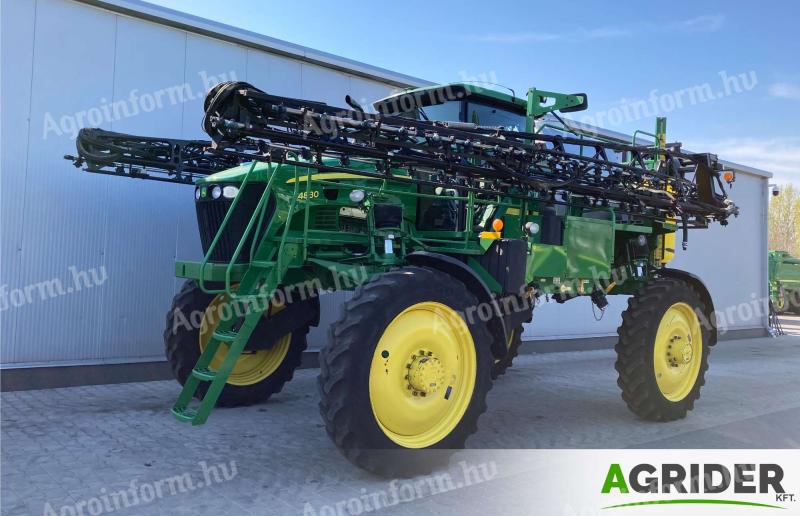 John Deere 4830