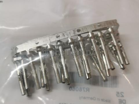 R78060 John Deere Csatlakozó R78060 John Deere Csatlakozó