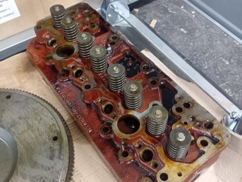 240-1003012-A1 MTZ Izzógyertya nélküli hengerfej (D243, Euro-0) 240-1003012-A1 MTZ Izzógyertya nélküli hengerfej (D243, Euro-0)