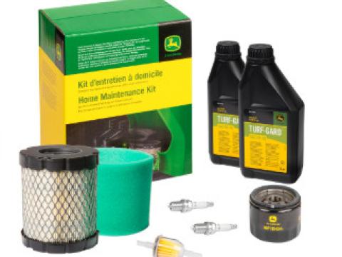 AUC17083 John Deere Karbantartó készlet