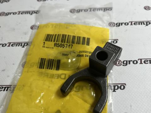 R505747 John Deere Befecskendező bilincs