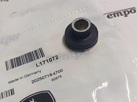 L171072 John Deere Töltőlevegő-hűtő persely