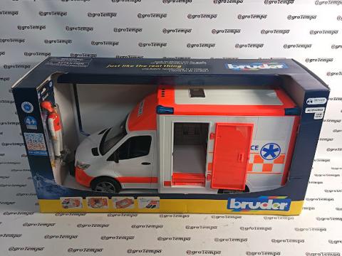 U02676 BRUDER MB Sprinter mentőautó sofőrrel, fény- és hang modullal