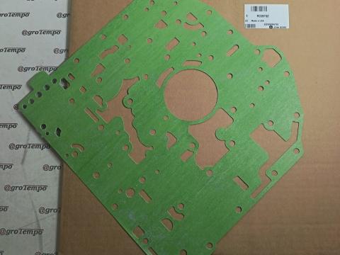 R338152 John Deere MPQT hátsó tömítés R338152 John Deere MPQT hátsó tömítés