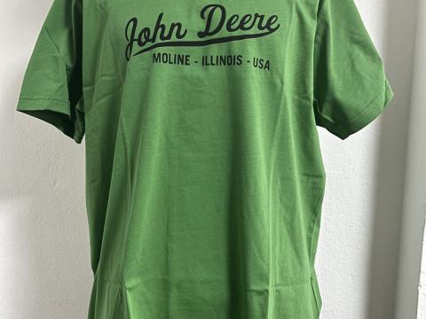 MCL20230301 John Deere póló zöld felirattal MCL20230301 John Deere póló zöld felirattal