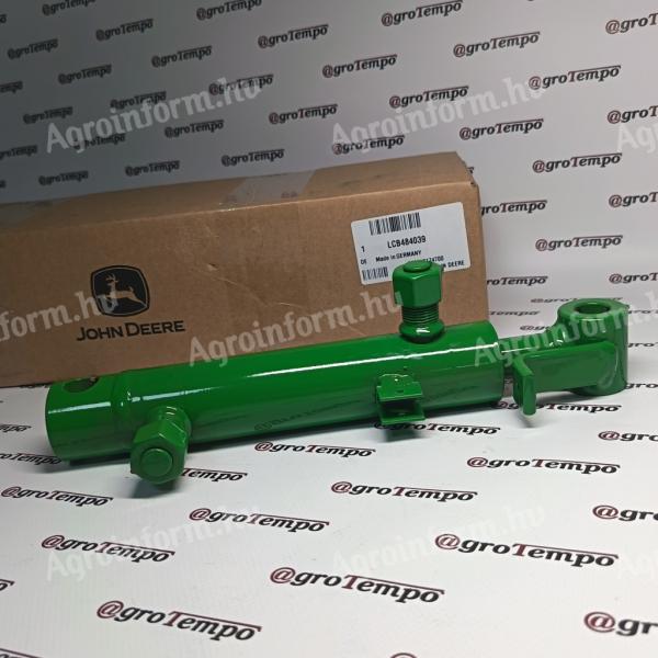 LCB484039 John Deere Henger