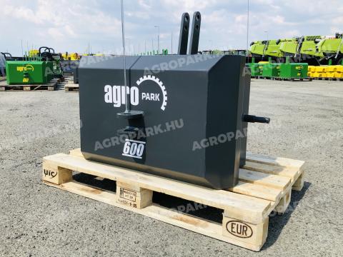ÚJ 600 kg-os fronthidraulika tömbsúly, szürke színben. fém külső héj, beton belső, szürke színű, vonórésszel, AGROPARK felirattal ÚJ 600 kg-os fronthidraulika tömbsúly, szürke színben. fém külső héj, beton belső, szürke színű, vonórésszel, AGROPARK felirattal