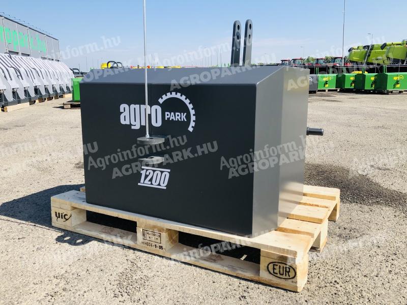 ÚJ 1200 kg-os fronthidraulika tömbsúly, szürke színben. fém külső héj, beton belső, szürke színű, vonórésszel, AGROPARK felirattal