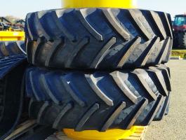 ÚJ Alliance 710/70R42 gumizású ikerkerék szett. 23x42-es ikerfelni 350mm-es távtartóval, 12 db szerelékkel és új Alliance gumiabroncsok