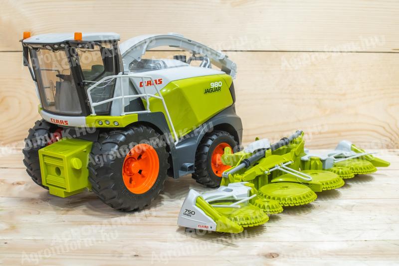ÚJ Claas Jaguar 980 Bruder játék önjáró silózó. valósághű funkciók strapabíró kialakítás ABS műanyagból, 4 éves kortól ajánlott, 1:16 méretarány