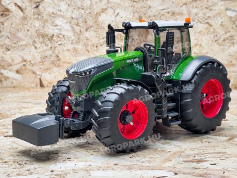 ÚJ Fendt 1050 Vario Bruder játéktraktor. valósághű funkciók, strapabíró kialakítás ABS műanyagból, 4 éves kortól ajánlott, 1:16 méretarány ÚJ Fendt 1050 Vario Bruder játéktraktor. valósághű funkciók, strapabíró kialakítás ABS műanyagból, 4 éves kortól ajánlott, 1:16 méretarány