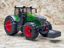 ÚJ Fendt 1050 Vario Bruder játéktraktor. valósághű funkciók, strapabíró kialakítás ABS műanyagból, 4 éves kortól ajánlott, 1:16 méretarány