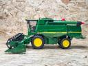 ÚJ John Deere T670i  játékkombájn. valósághű funkciók, strapabíró kialakítás ABS műanyagból, 4 éves kortól ajánlott, 1:16 méretarány