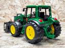 ÚJ John Deere 6920 homlokrakodós Bruder játéktraktor. valósághű funkciók,strapabíró kialakítás ABS műanyagból, 4 éves kortól ajánlott,1:16 méretarány