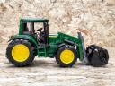 ÚJ John Deere 6920 homlokrakodós Bruder játéktraktor. valósághű funkciók,strapabíró kialakítás ABS műanyagból, 4 éves kortól ajánlott,1:16 méretarány