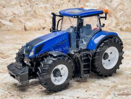 ÚJ New Holland T7.315 Bruder játéktraktor. valósághű funkciók, strapabíró kialakítás ABS műanyagból, 4 éves kortól ajánlott, 1:16 méretarány
