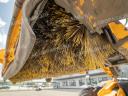 JCB SC240 seprő adapter JCB rakodógépekhez. 2,4 méteres szélesség, Q-fit felfogatás