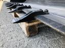 ÚJ földkanál 1 m³ méretben. Manitou teleszkópos rakodóhoz, 2350 mm széles, 1 m³-es méret, Manitou felfogatással, cserélhető körmökkel