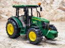 ÚJ John Deere 5115M Bruder játéktraktor. valósághű funkciók, strapabíró kialakítás ABS műanyagból, 4 éves kortól ajánlott, 1:16 méretarány